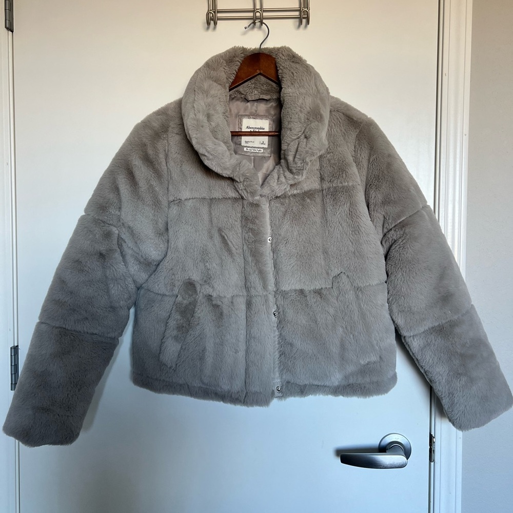 Abercrombie & Fitch Light Gray Mini Puffer